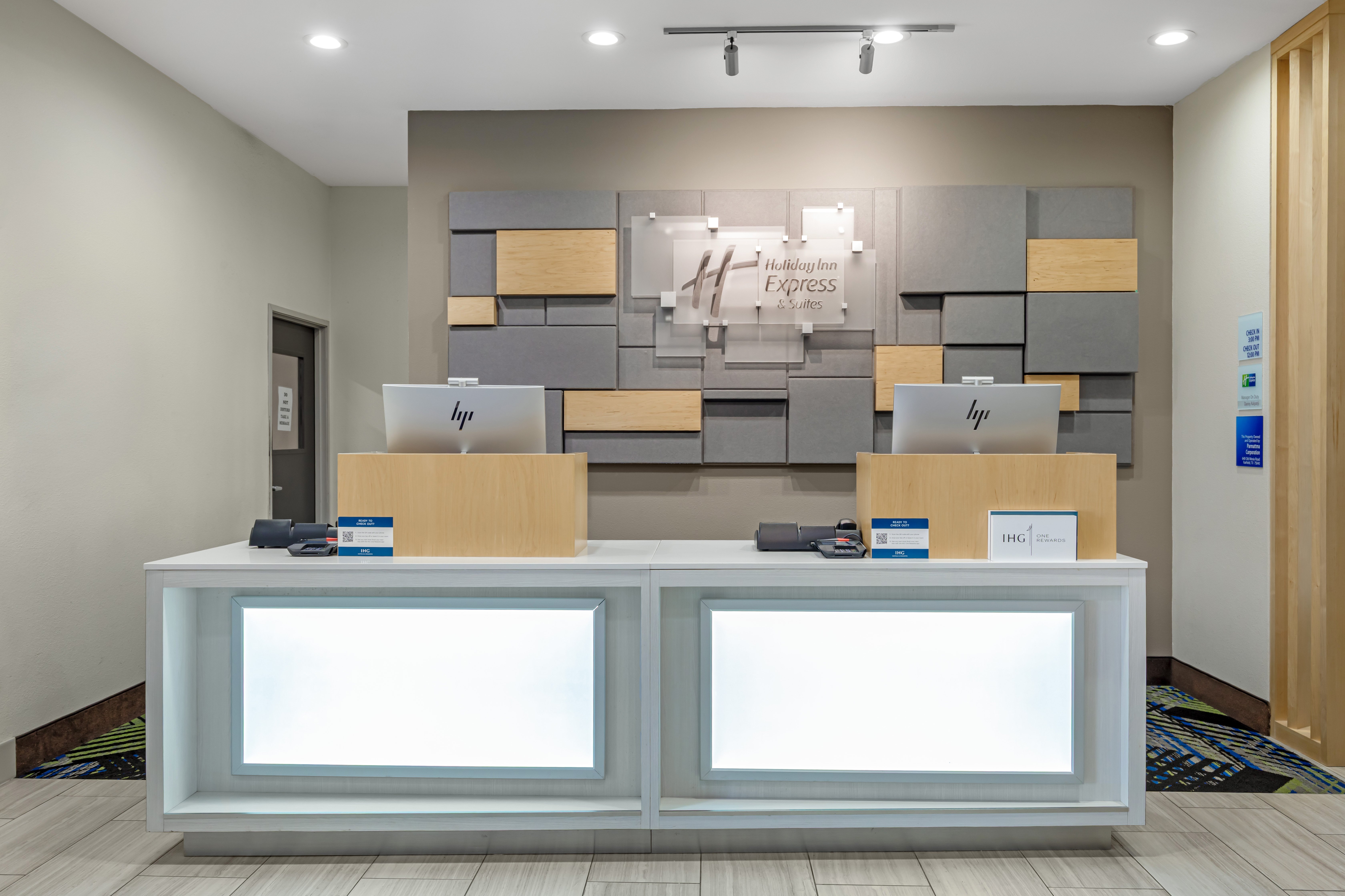 Holiday Inn Express Hotel Suites Fairfield North 16/63