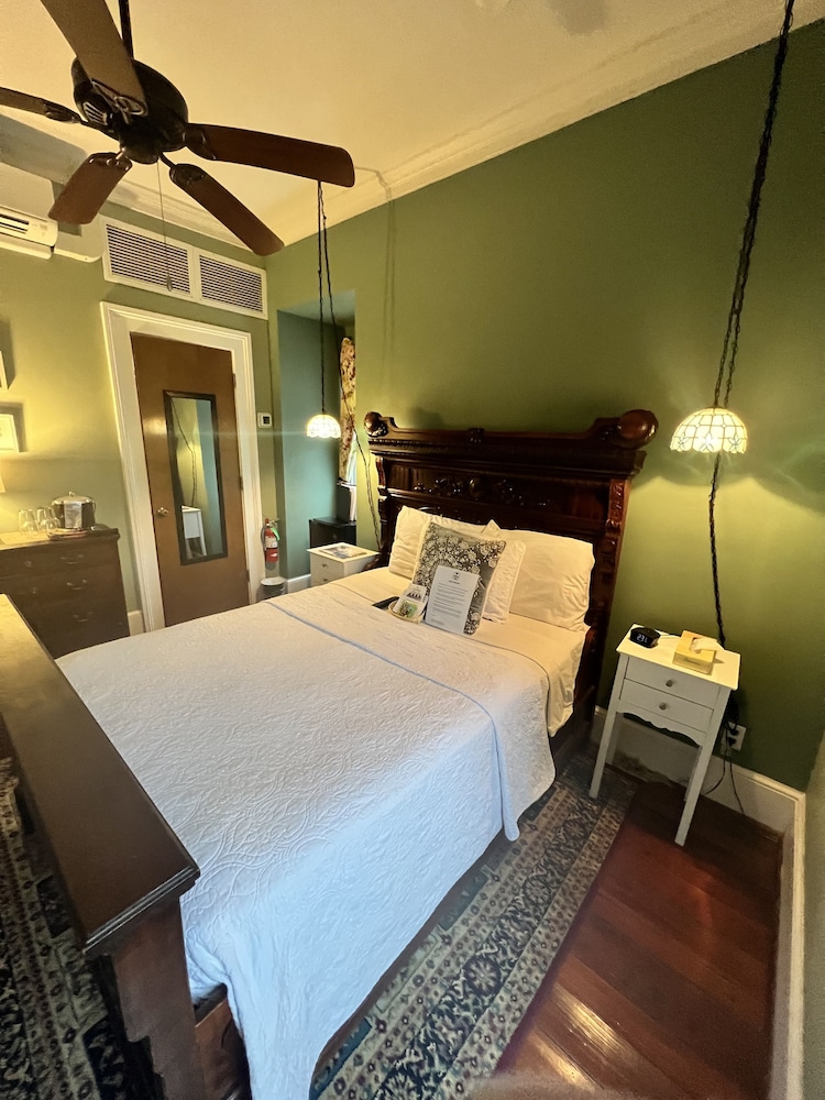 Barksdale House Inn 14/59