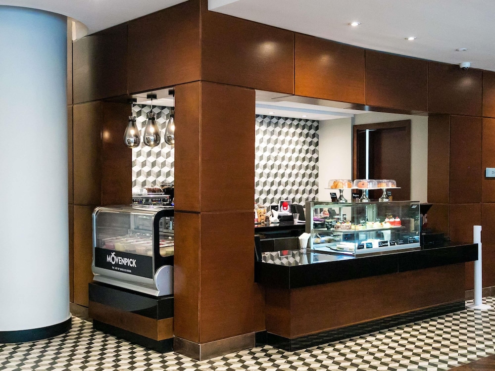 Movenpick Ambassador Hotel Accra 10/50