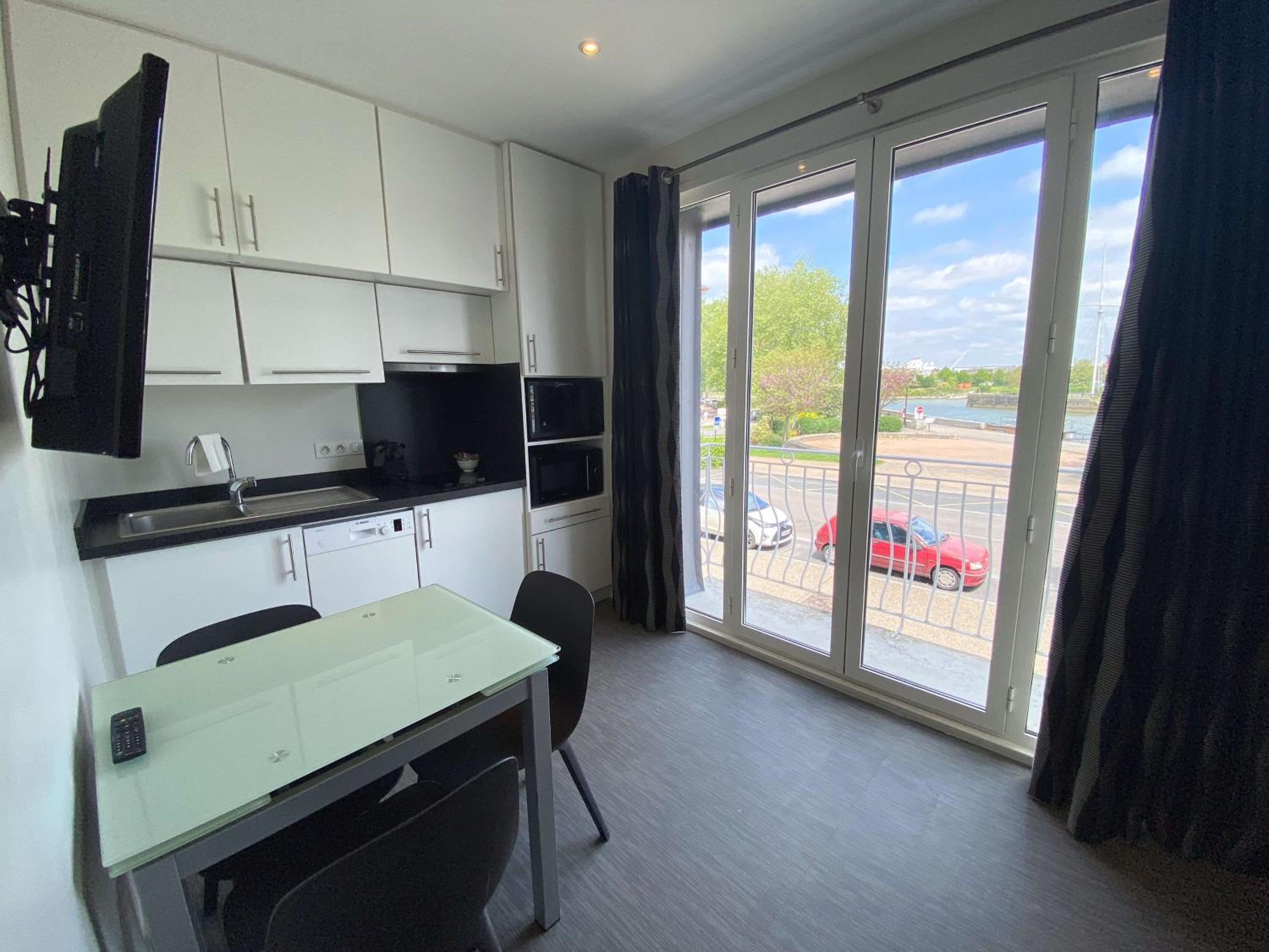 شقة استوديو بسرير كوين، Best Western Le Cheval Blanc 4/10