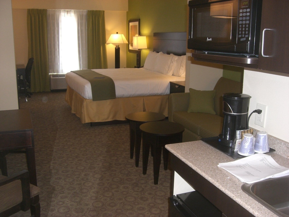Holiday Inn Express Hotel and Suites Mt. Juliet-Nashville Area 52/70