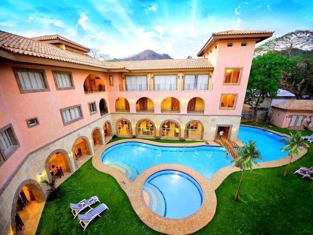 Corto Del Mar Hotel 50/61