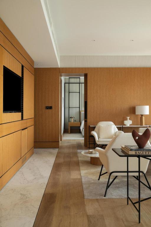 Suite, Queen Bed