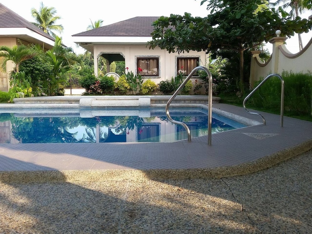 Ucoy Beach Resort 28/38