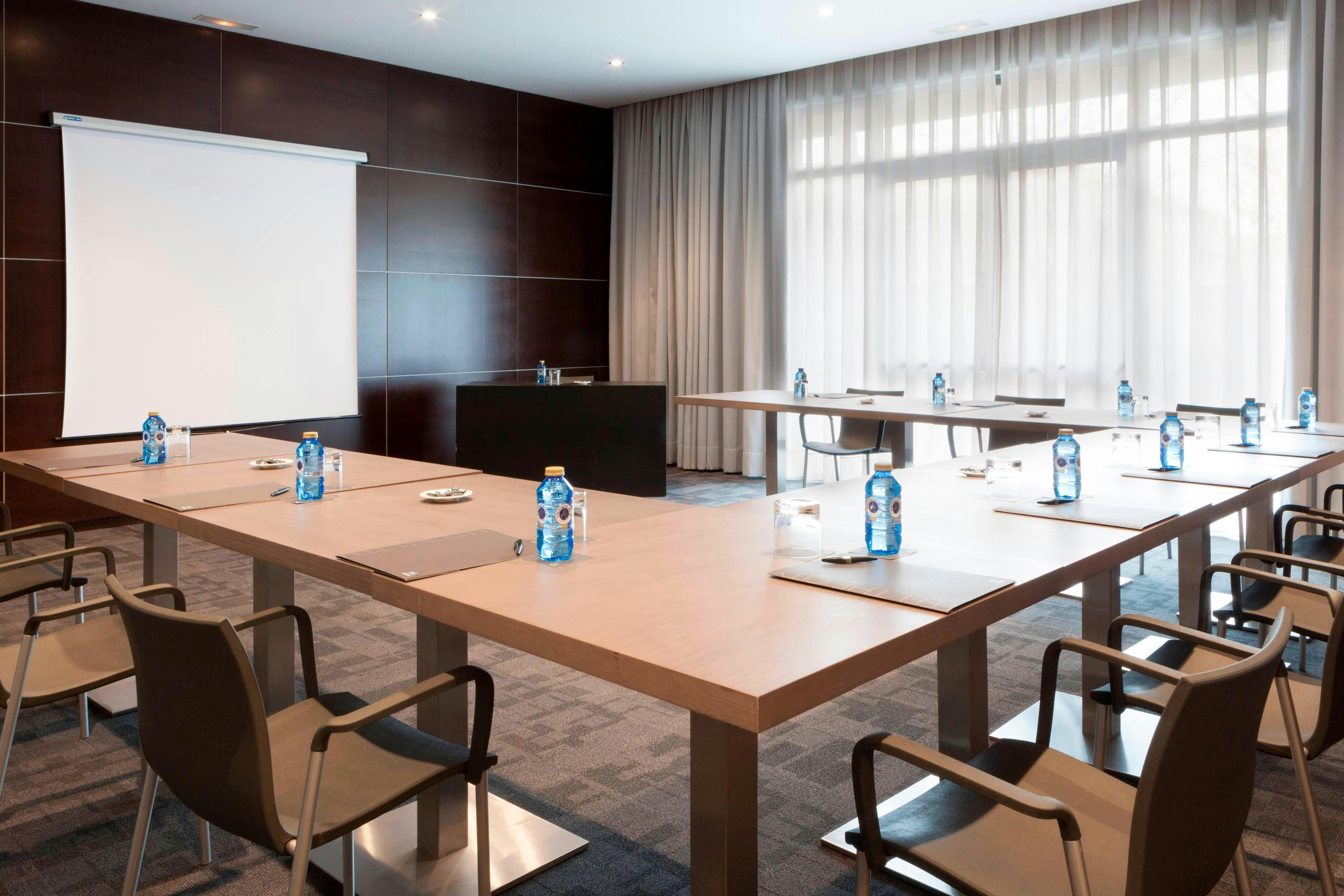 AC Hotel by Marriott Madrid Airport 34/45
