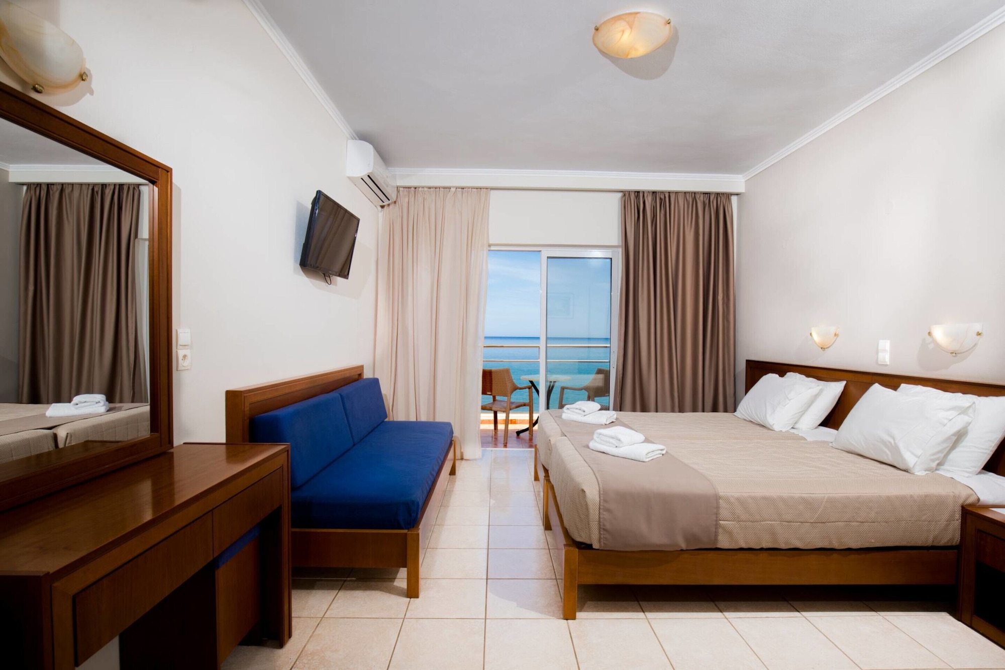 Standard, King Bed, Sea Front, Sofa