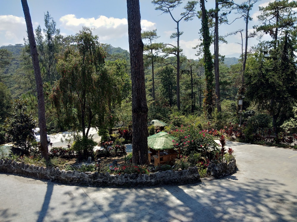 Safari Lodge Baguio By Log Cabin Hotel 71/76