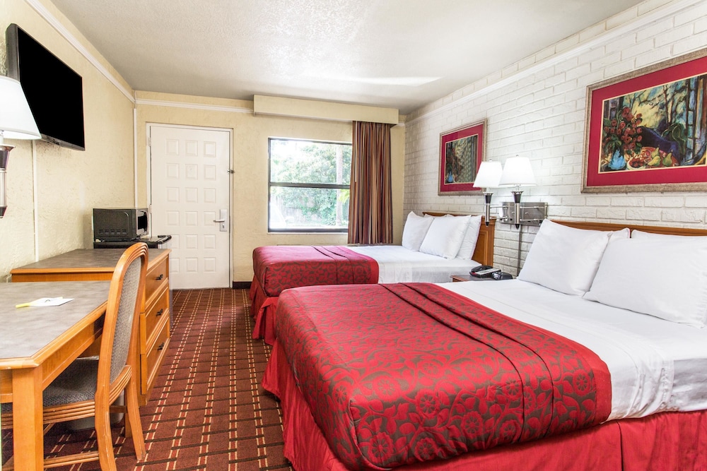 Quality Inn & Suites Altamonte Springs Orlando-North 8/41