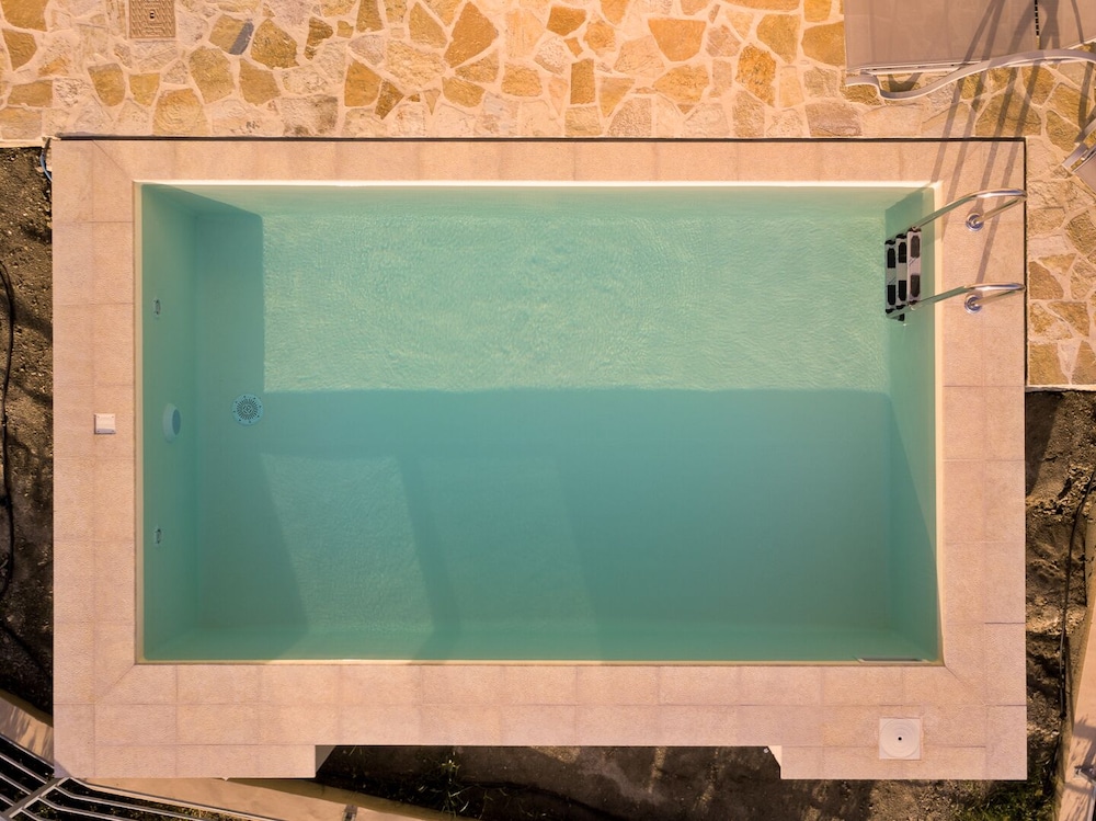 Ouzo Villas 41/50
