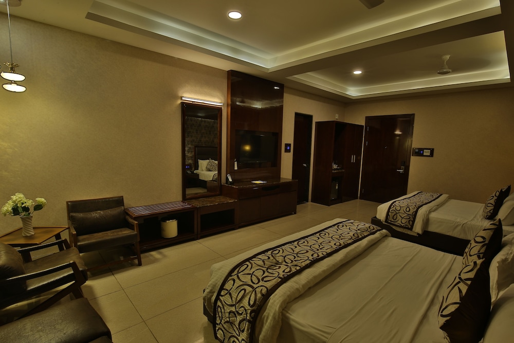 HOTEL TREAT RESORT 25/50
