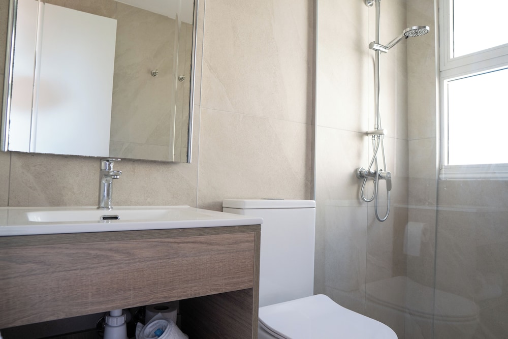 Akamanthea Holiday Village 50/50