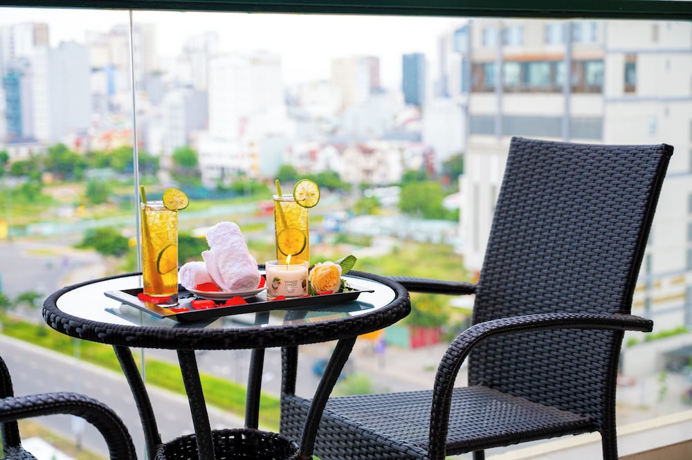 Sea Garden Hotel 52/65