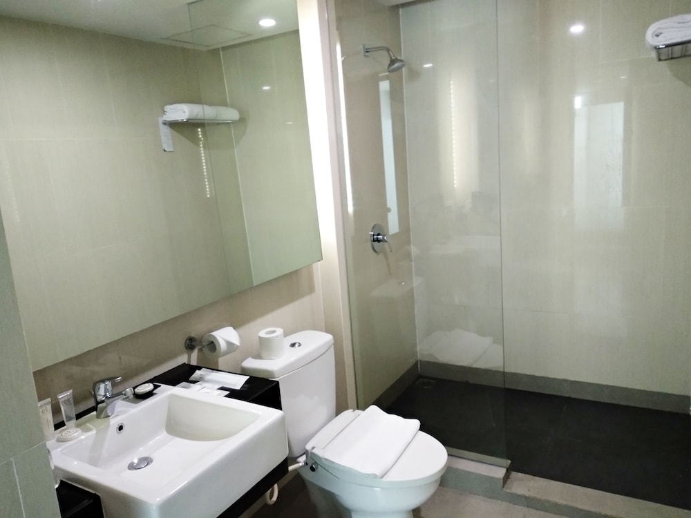 eL Hotel Jakarta 46/47