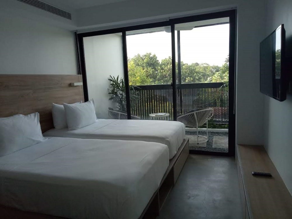 GARDEN, SUPERIOR, TWIN BEDS