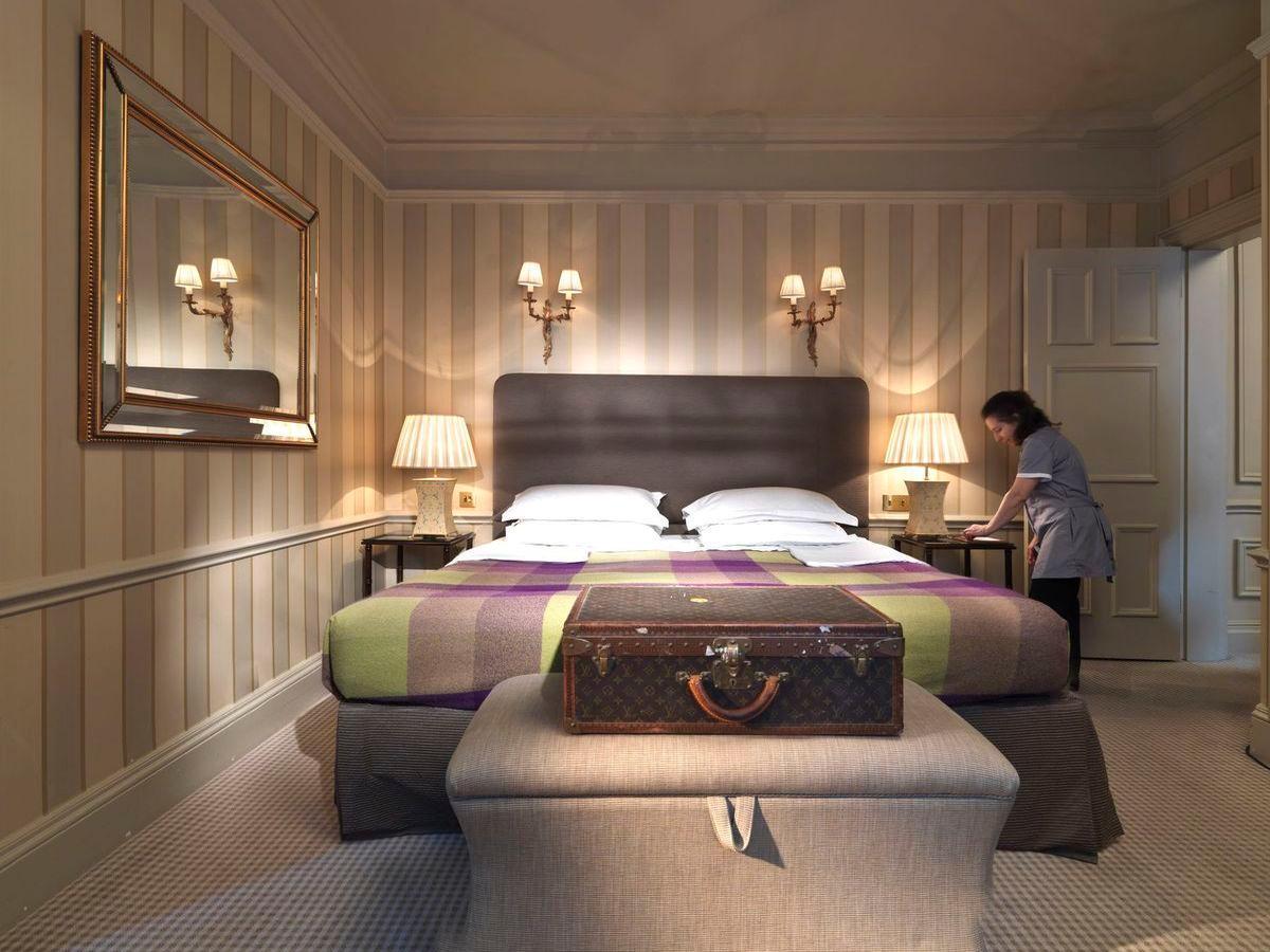 Master, Suite, Double Bed, Main House