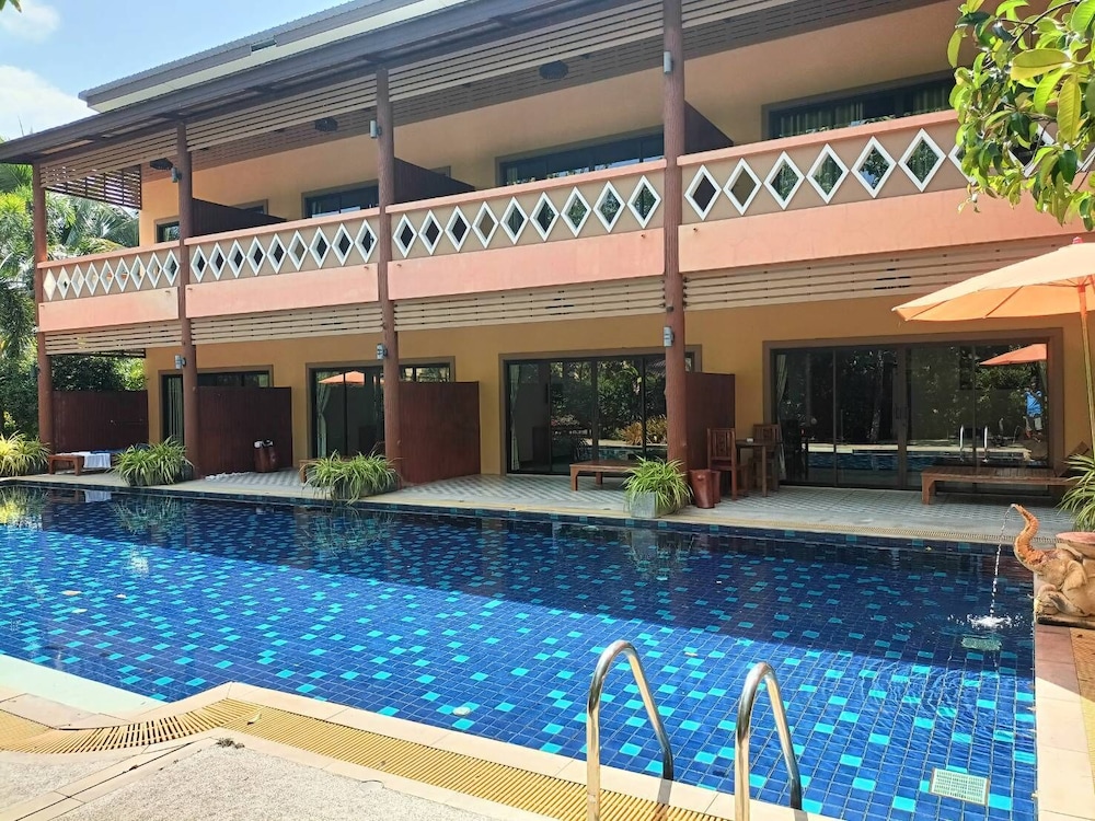 Baan Suan Resort 1/54