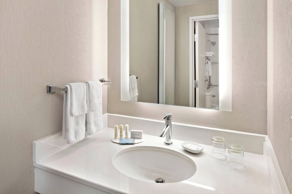 Springhill Suites By Marriott Round Rock 33/34