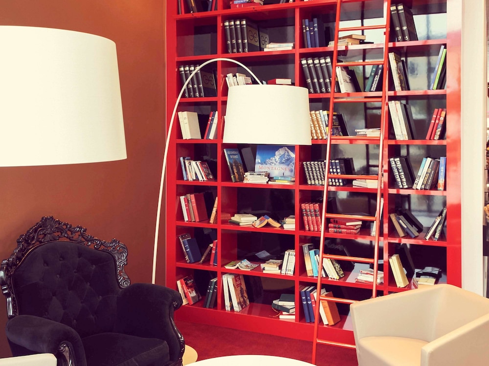 MERCURE CHOLET CENTRE 37/48
