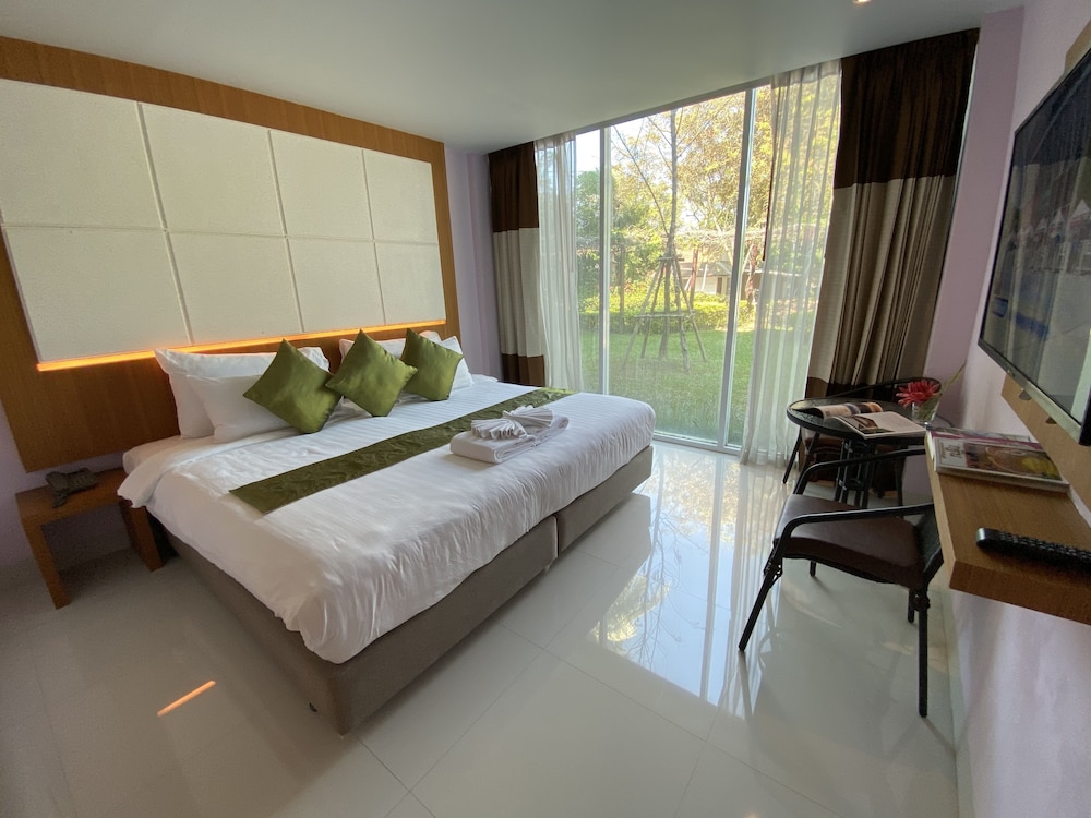 A Hotel Simply 19/50