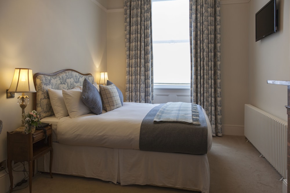 The Falcon Hotel 20/50