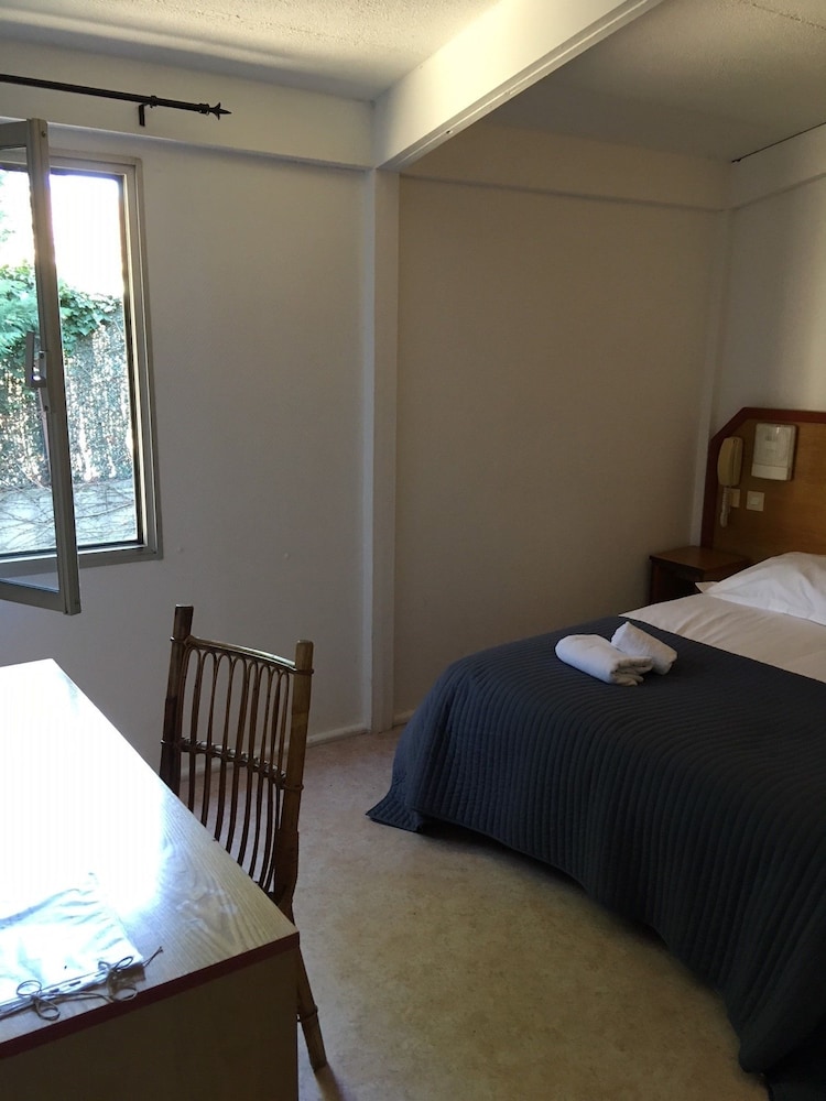 HOSTELLERIE DE LA SOURCE 14/49