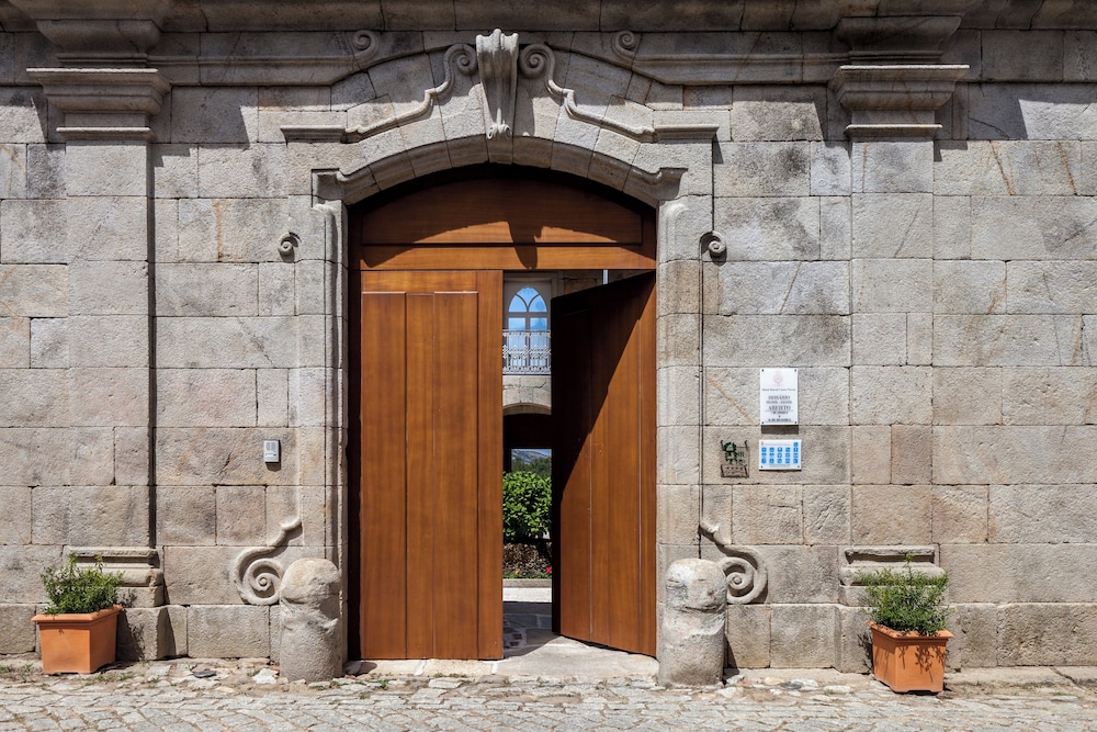 CASAS NOVAS COUNTRYSIDE HOTEL SPA and EVENTS in CHAVES