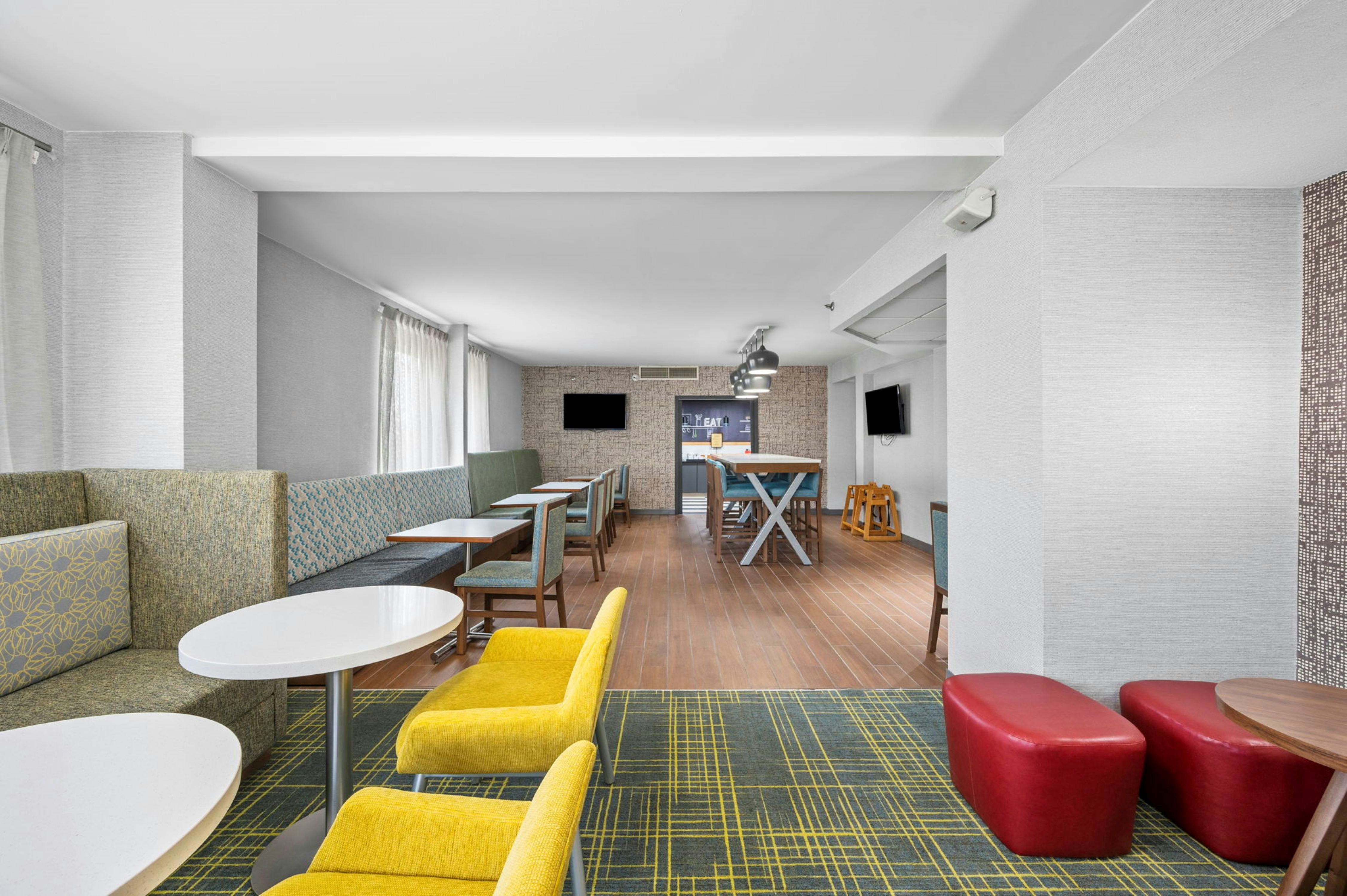 Hampton Inn Cleveland Westlake 24/40