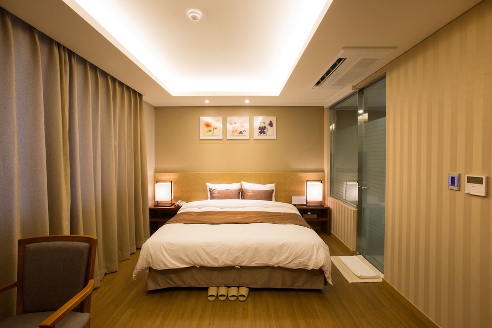 Dong Gyeong Hotel 9/64