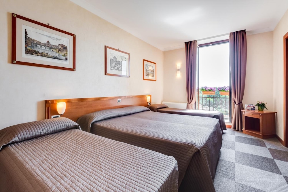 Romoli Hotel 12/39