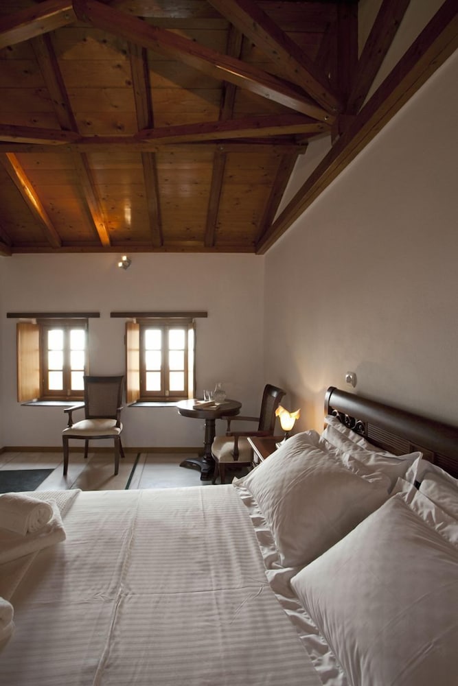 Likinia Hotel 6/50