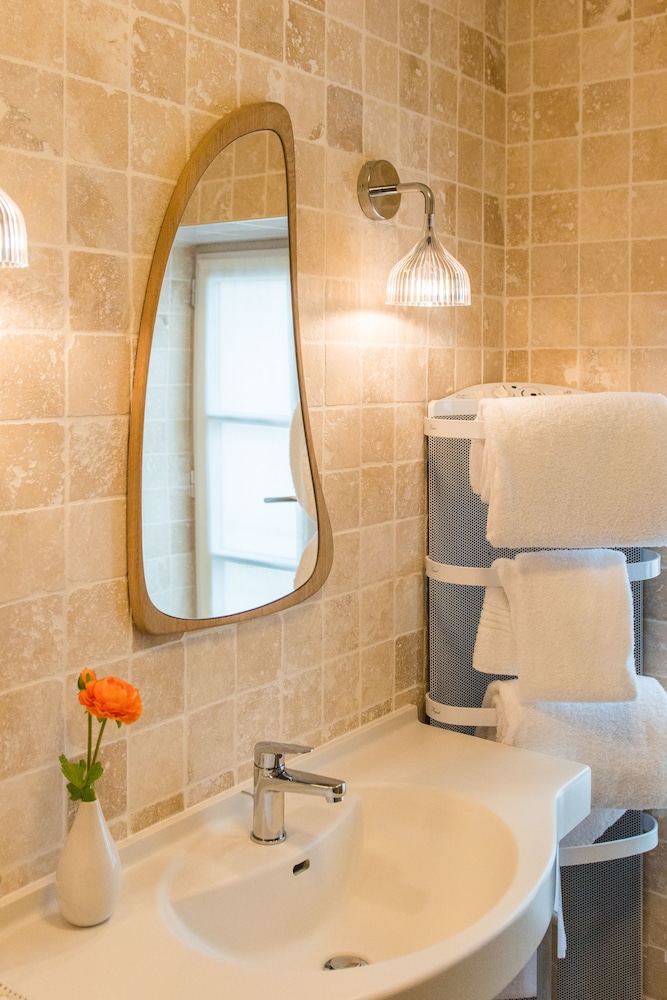 Le Central Boutique Hotel Beaune Centre 46/50