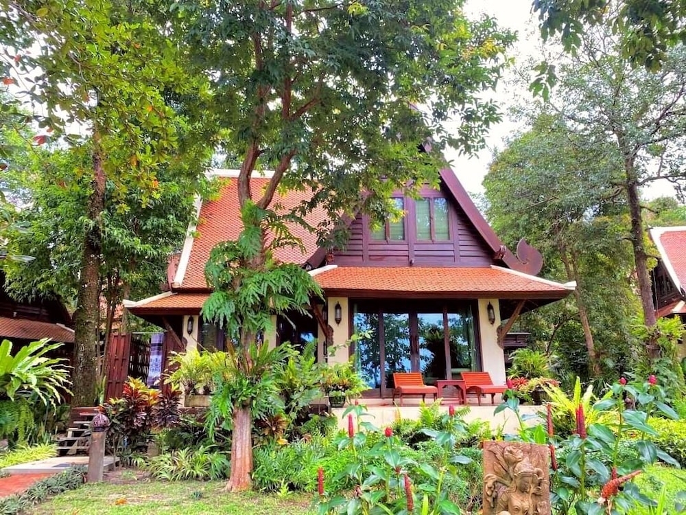 Chivapuri Beach Resort 2/50