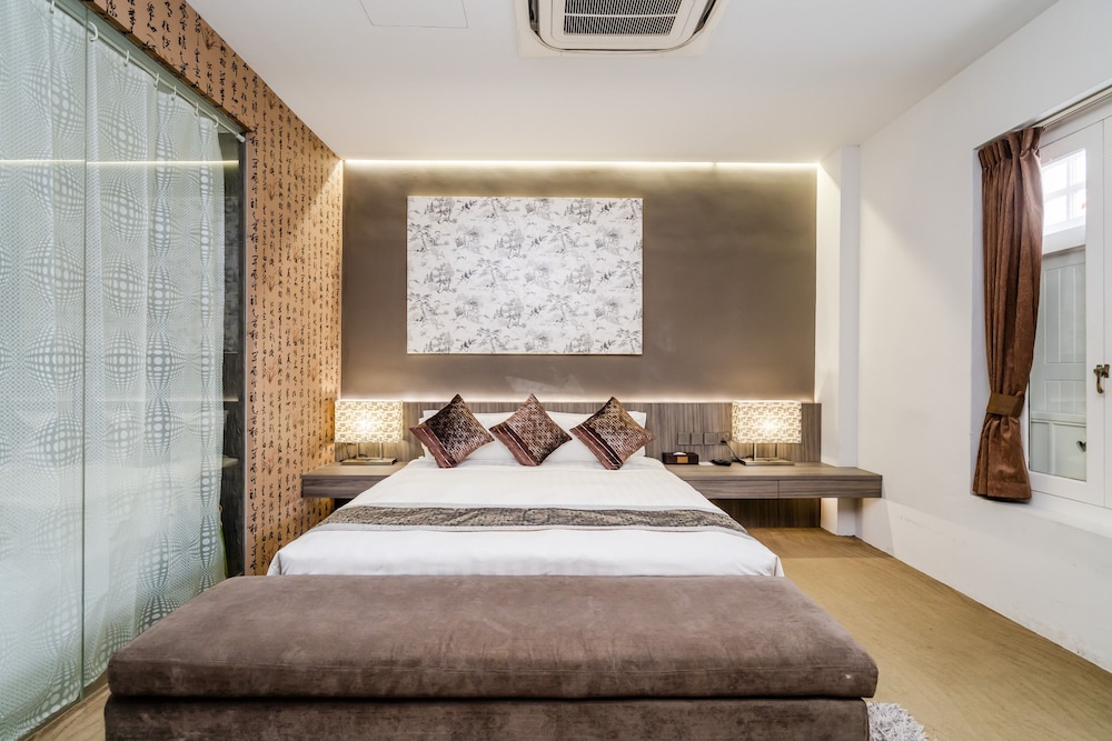 Bliss Hotel Singapore 32/75