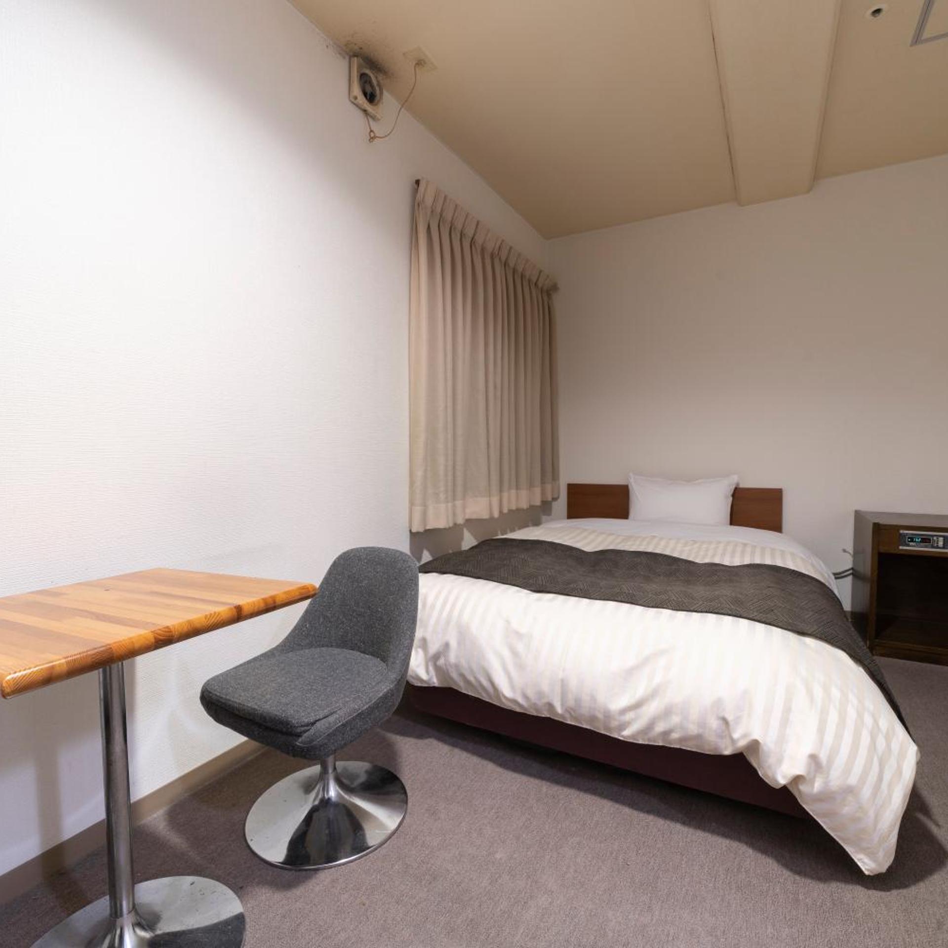 Semi Room, Standard, Single Bed, Semi Double Bed, Smoking