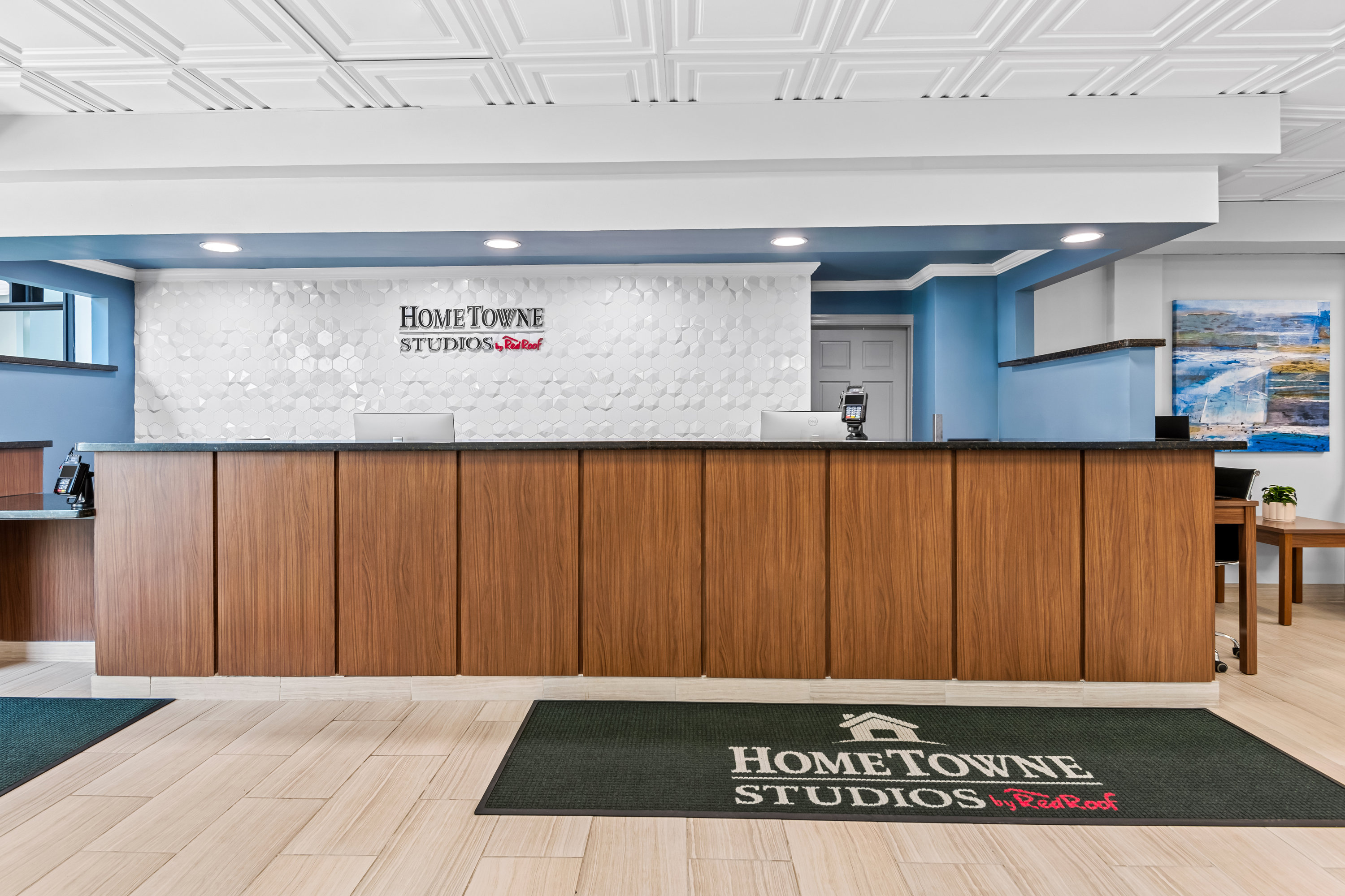HomeTowne Studios by Red Roof & Conference Center Cortland 15/55