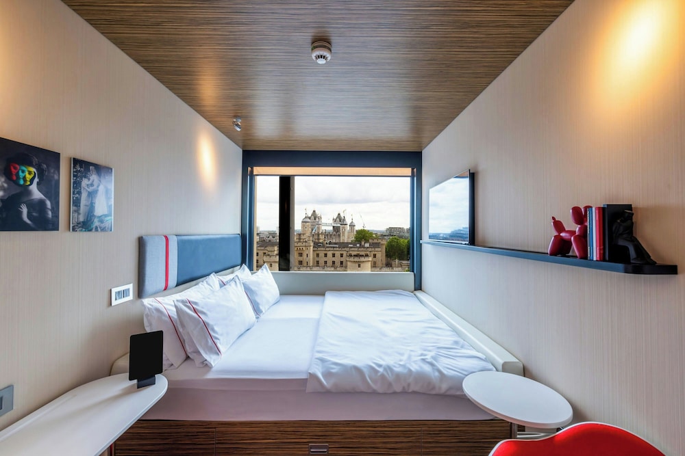PREMIUM, KING BED, WITH VIEW