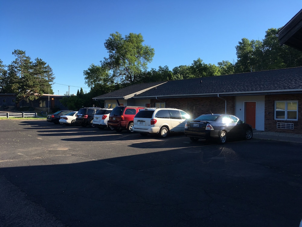 The Dalles House Motel 60/68