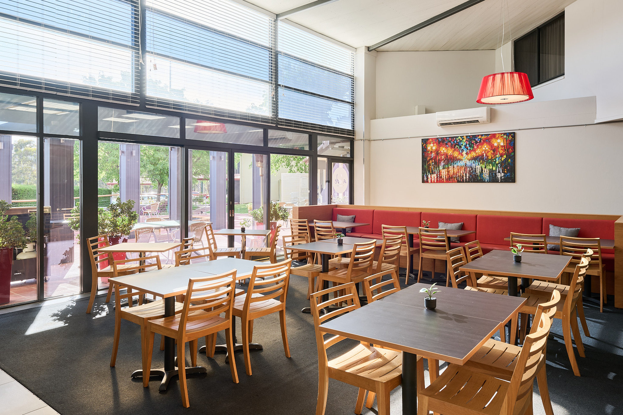 Alpha Hotel Canberra 29/41