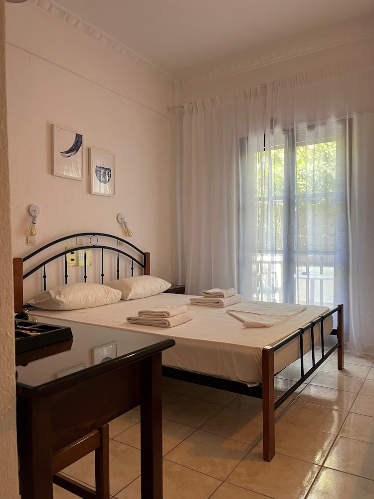 Potokaki Beachfront Hotel 18/33