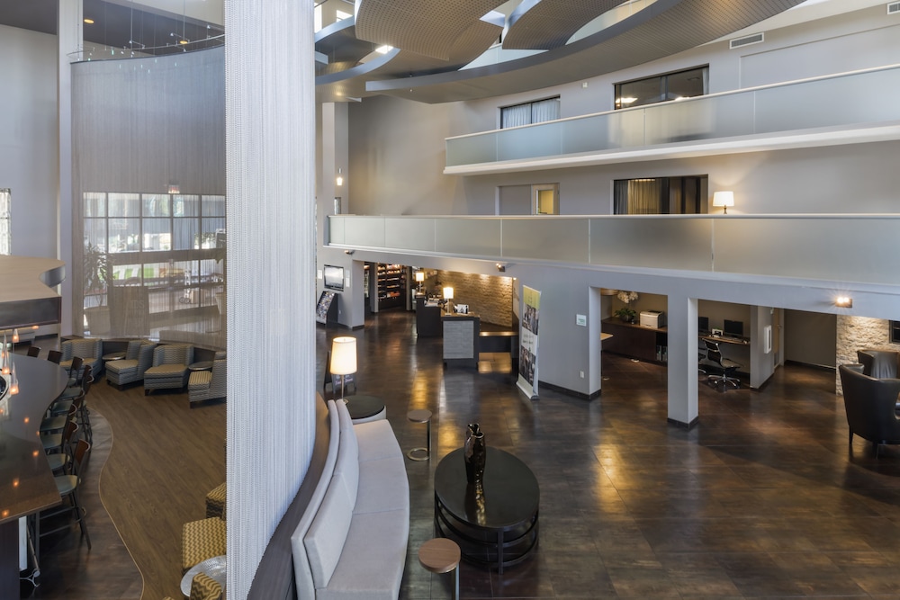 Holiday Inn Hotel And Suites Phoenix Airport North 52/86