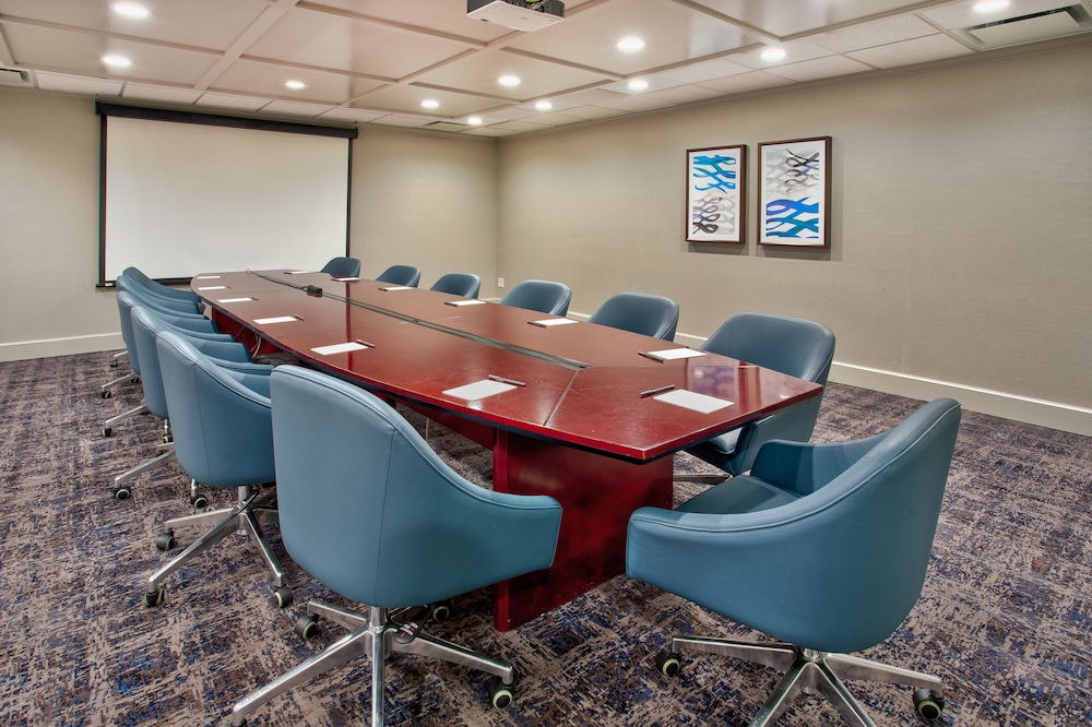 Crowne Plaza Chicago Northbrook 54/66
