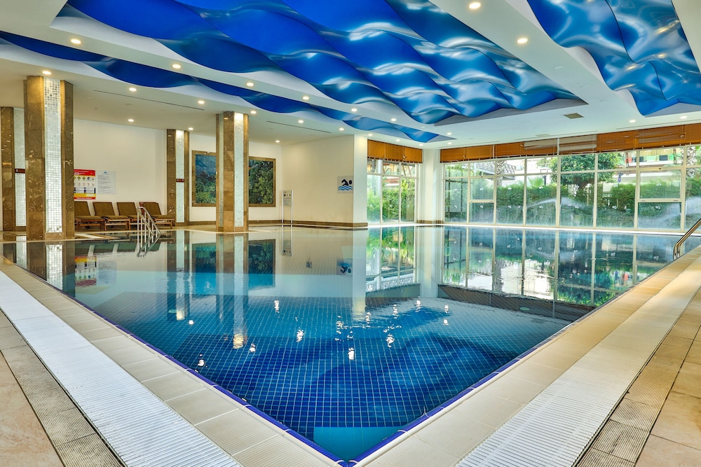 Crystal Waterworld Resort and Spa 21/50