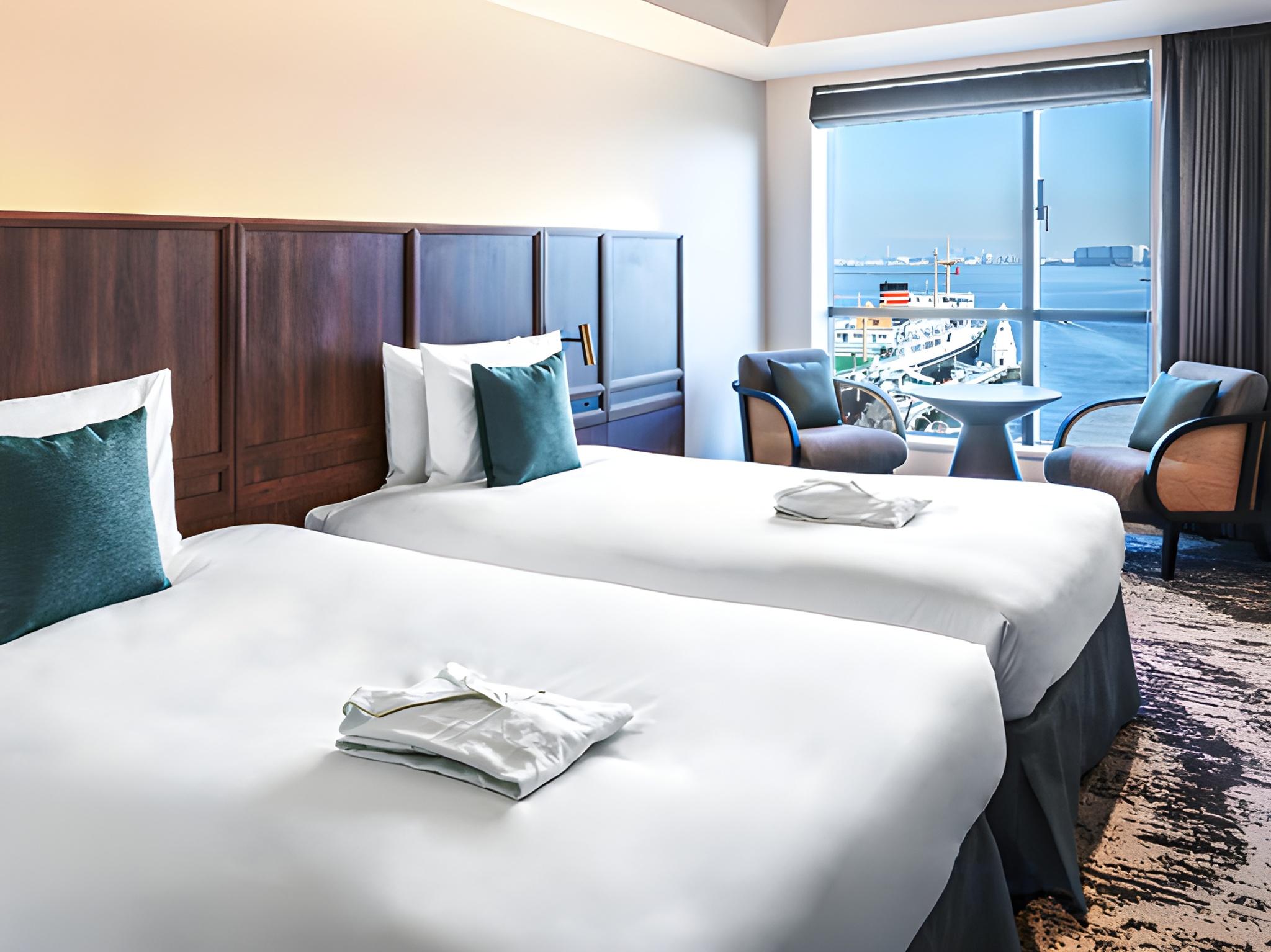 Classy, Twin Beds