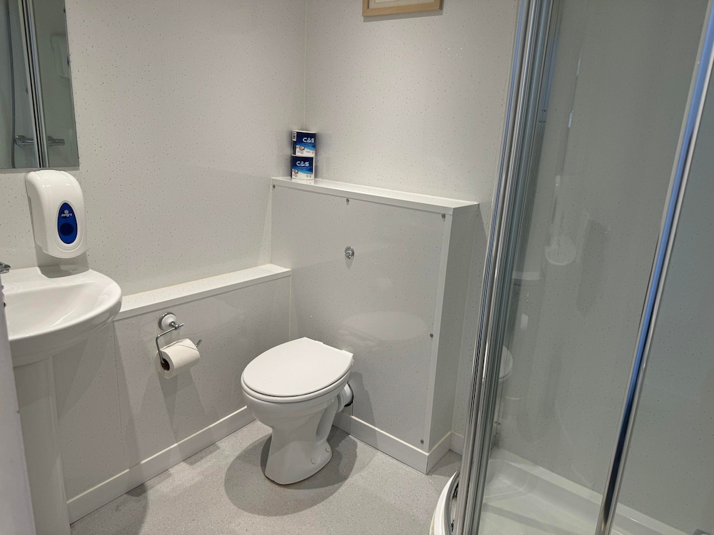 Silver, Family, 1 Double and 1 Single Bed، The Jubilee Hotel 6/10