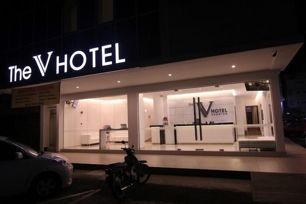 The V Hotel 4/30