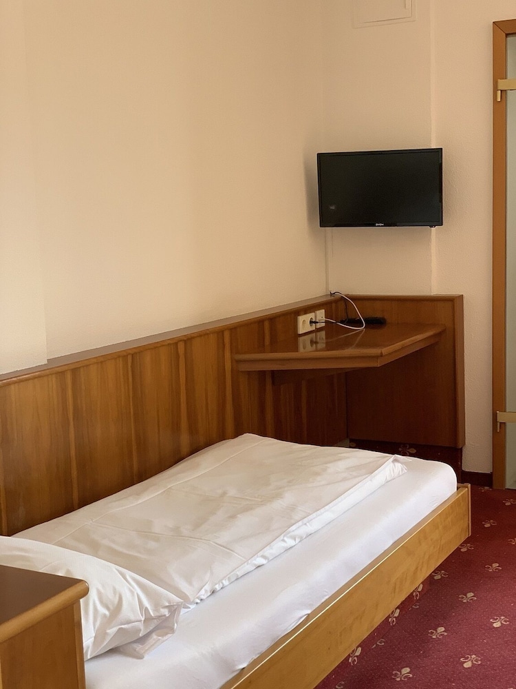 Hotel Erlenbacherhof 15/38