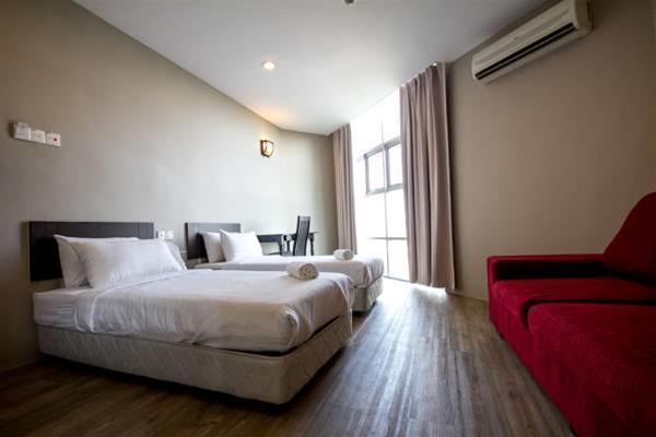 Chariton Hotel Butterworth 8/25