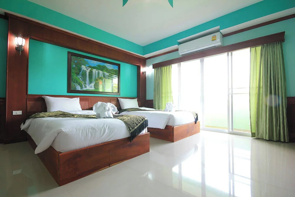 Hiso Place Hotel 30/70