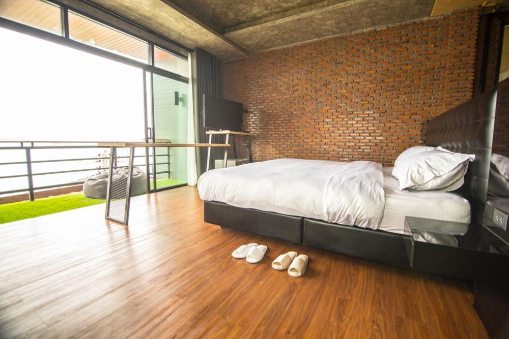 Bed Loft Cafe 4/63