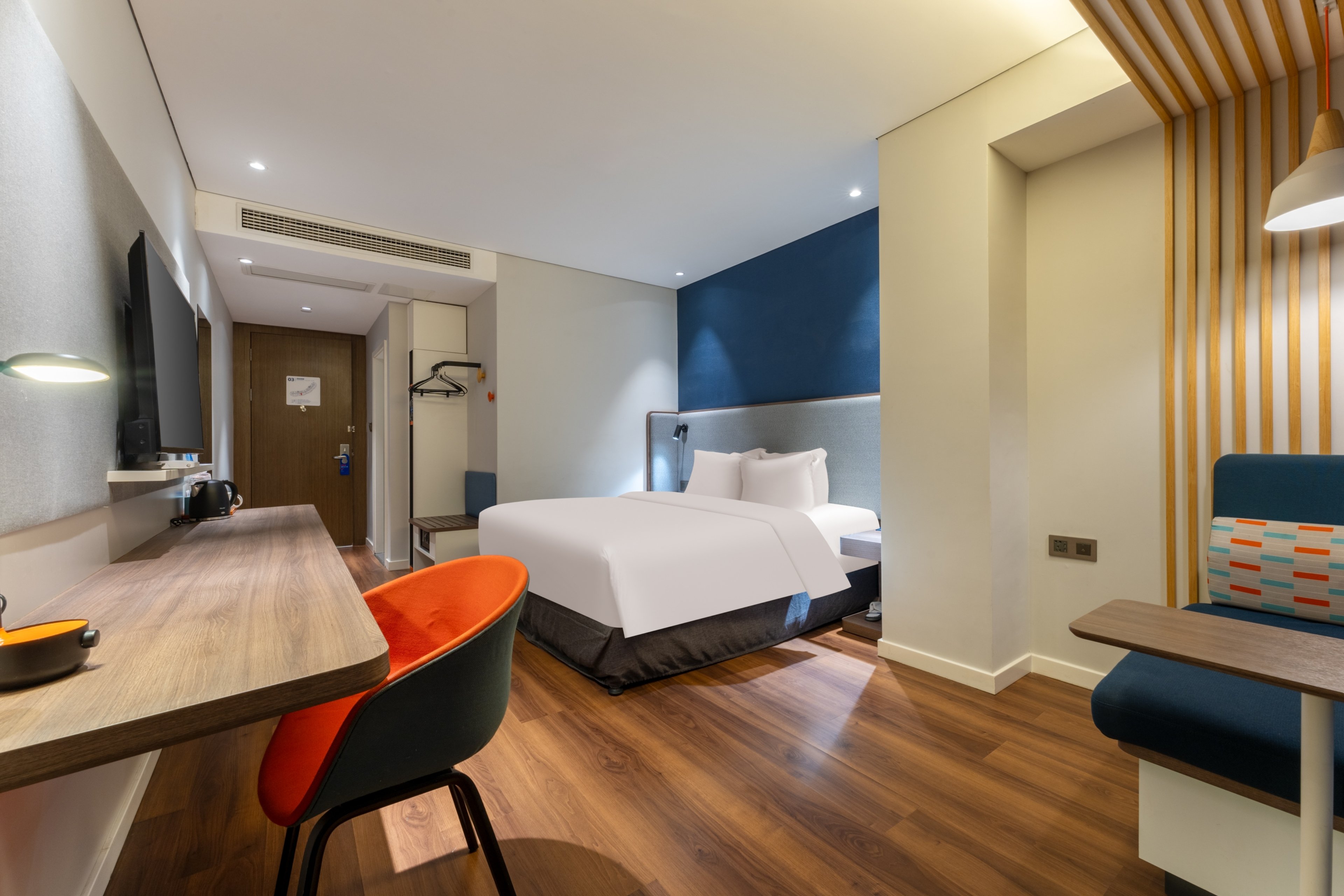 Holiday Inn Express Yichang Riverside 45/81